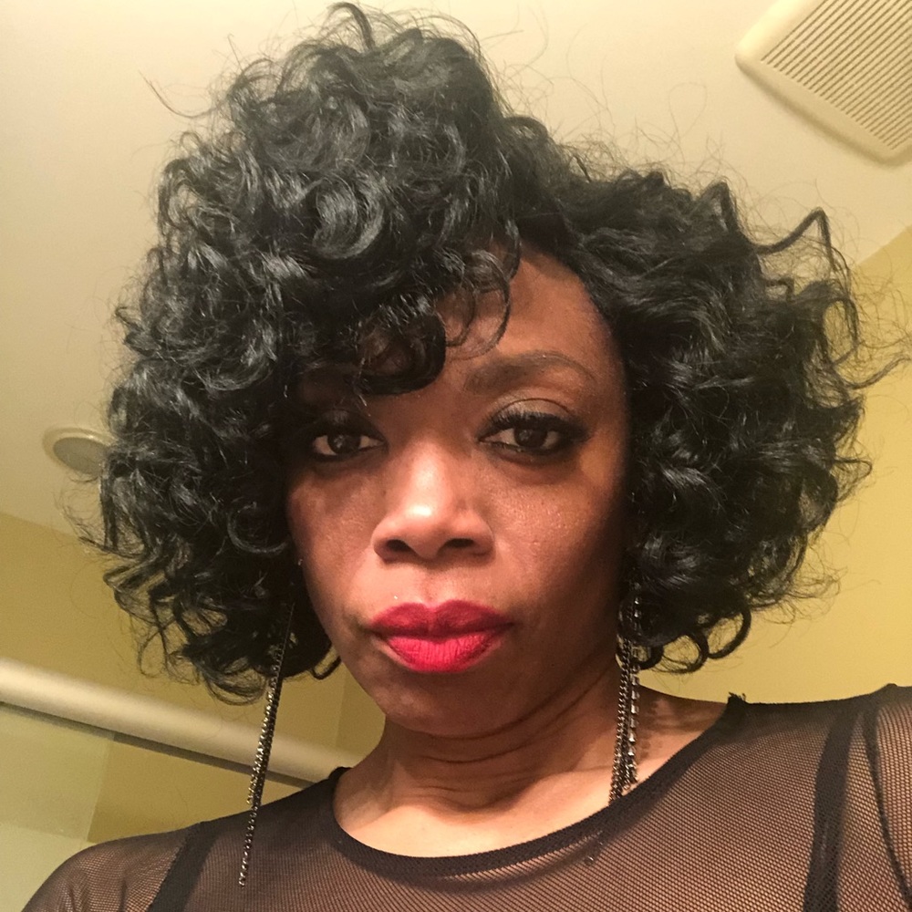 Meet your Posher, Taniekka